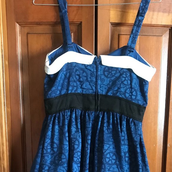HOT TOPIC Blue Police Public Call Box Dress Women's Small Dr WHO - Picture 3 of 5